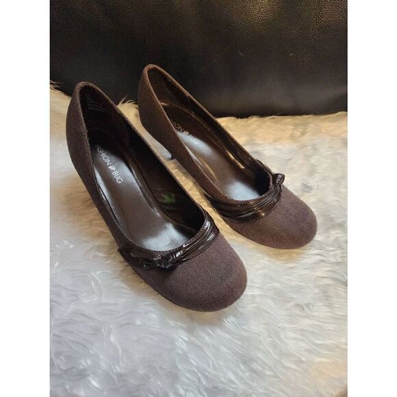 Fashion Bug Womens Size 7.5 Brown Fabric Slip On 3" Heel Pump - Picture 1 of 8